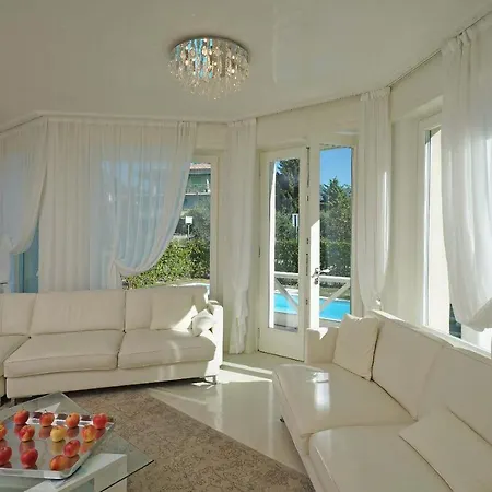 Sabine: New Modern With Private Pool Villa Toscolano-Maderno