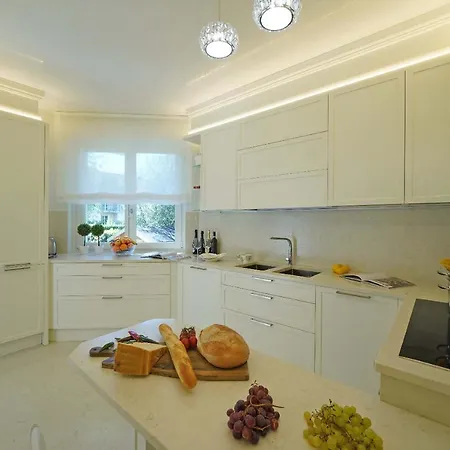 Sabine: New Modern With Private Pool * Toscolano Maderno