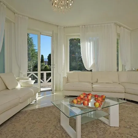 Vila Sabine: New Modern With Private Pool Toscolano Maderno